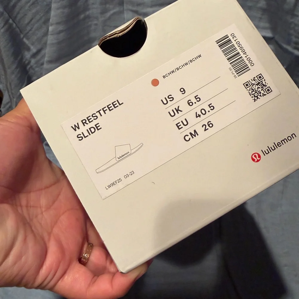 LULULEMON SLIDES - Picture 2 of 6